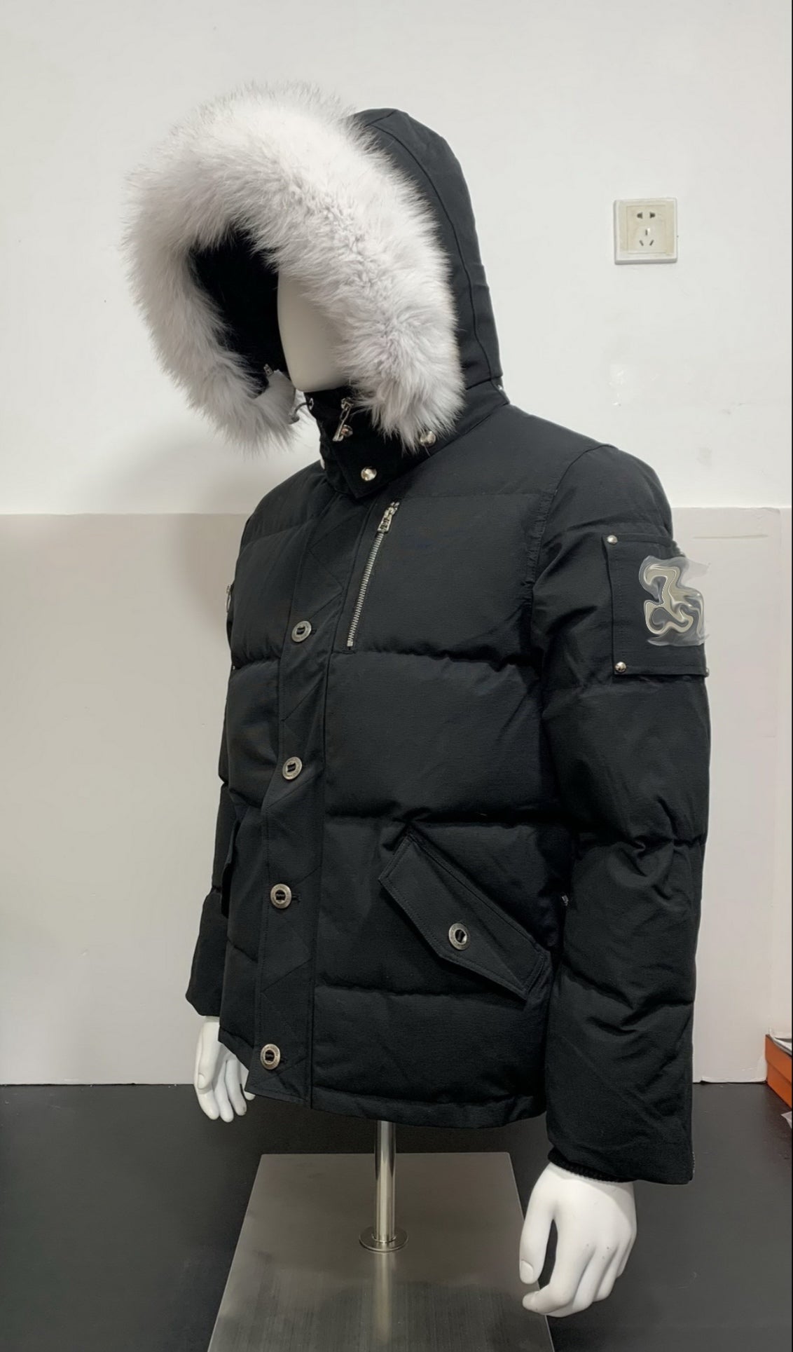 Moose Puffer Jacket Black